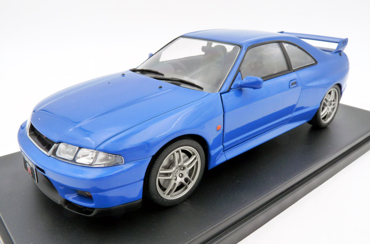 whitebox-WB124172-O-1-Nissan-Skyline-GT-R-blau-Fast-Furious