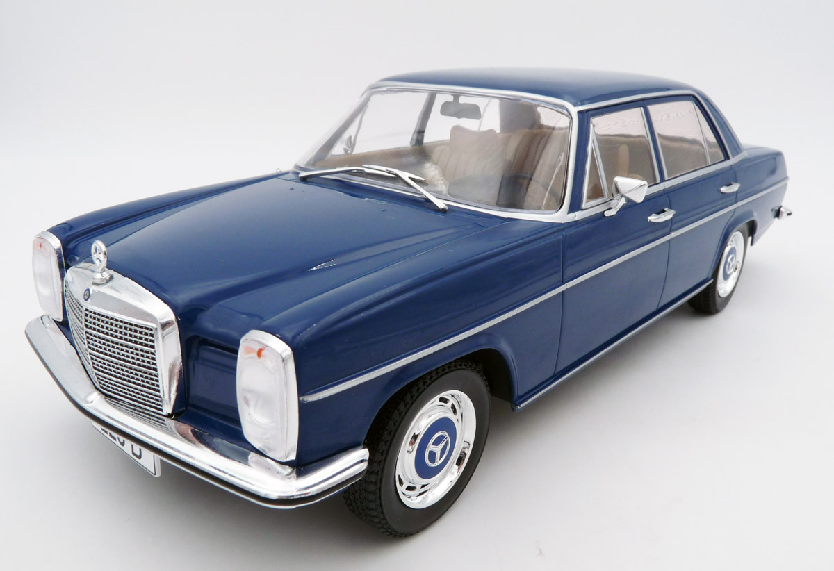 model-car-group-MCG18123-1-Mercedes-Strich-Acht-Limousine-dunkelblau-W115