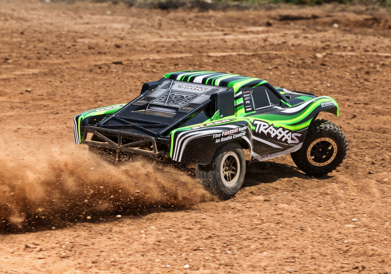 traxxas-58234-8-GRN-9-Slash-XL-5-HD-grün-Actionshot-Off-Road-hinten