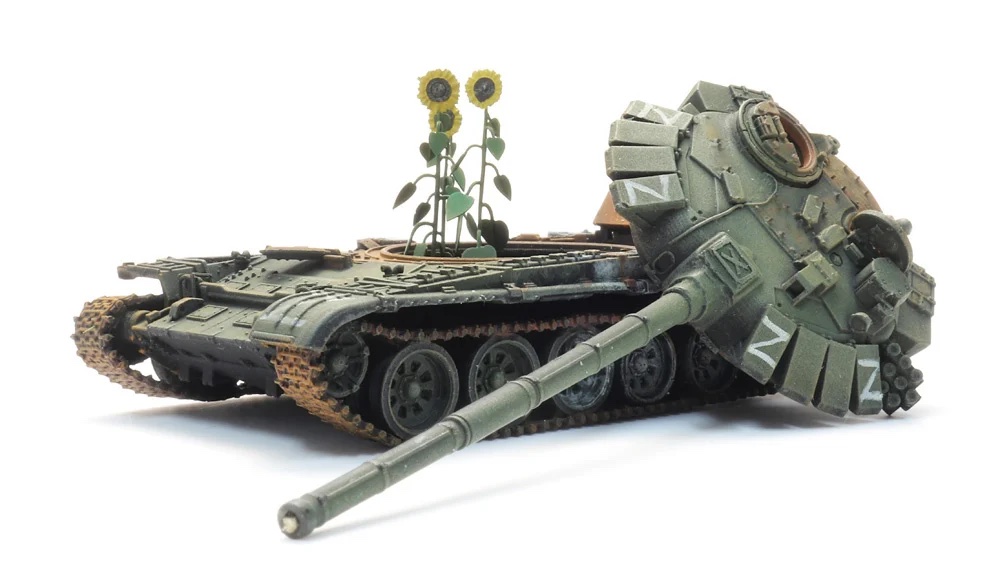 artitec-48760108-1-Russischer-T-72-Kampfpanzer-RIP-Serie-Sonnenblumen-Turm-abgesprengt