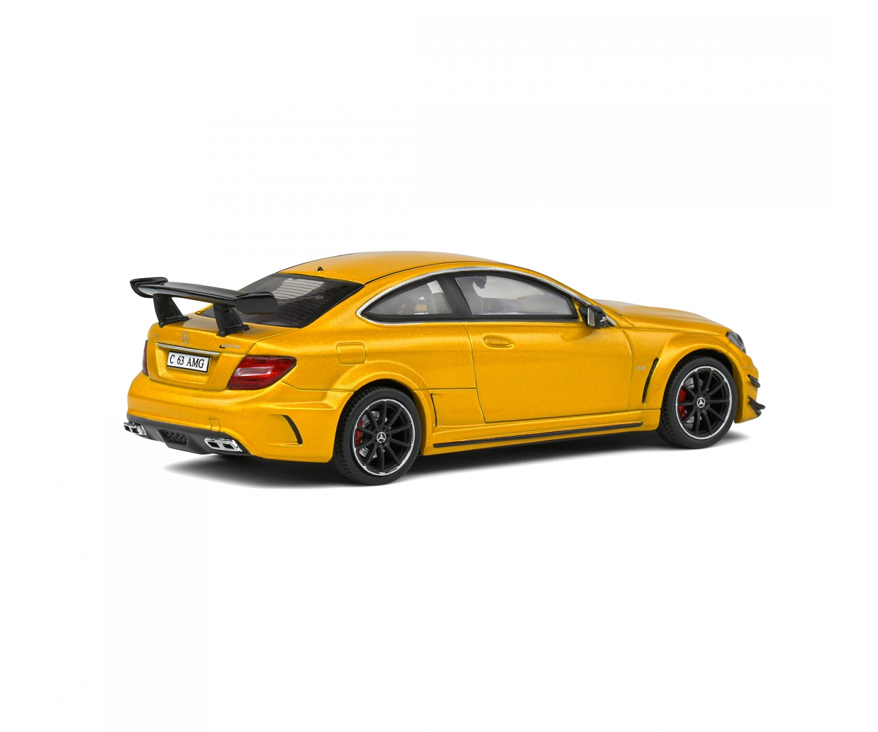 solido-S4311601-2-Mercedes-Benz-C63-AMG-Black-Series-metallic-gelb-Aufrecht-HWA