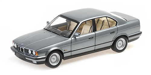 minichamps-100024008-1-BMW-535i-E34-1988-grau-metallic-vorne