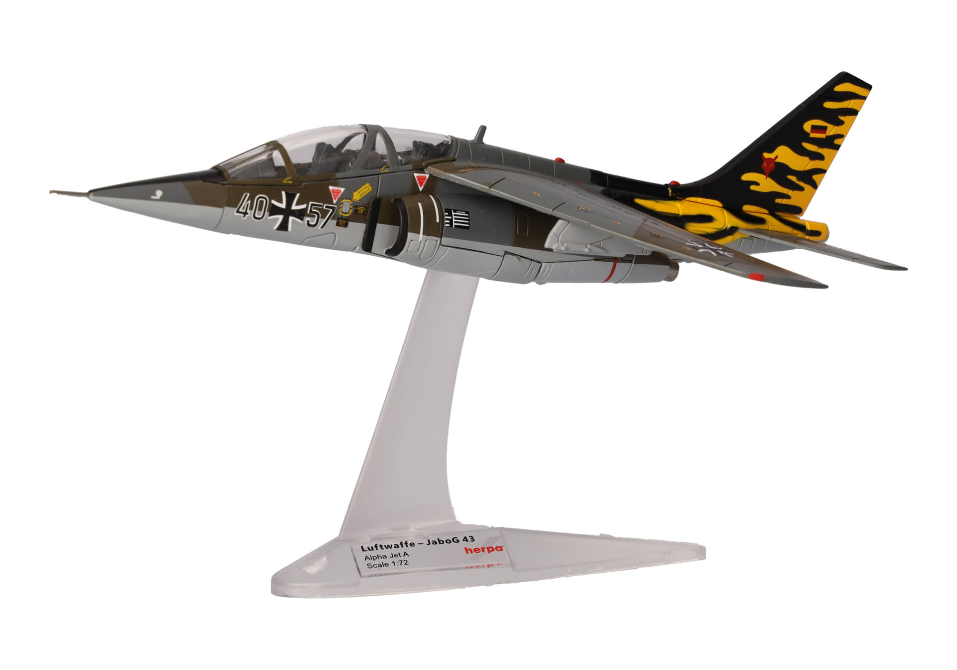 herpa-580878-3-Luftwaffe-Alpha-Jet-A-JaboG-43-Oldenburg-NATO-Tiger-Meet-1991-40-57